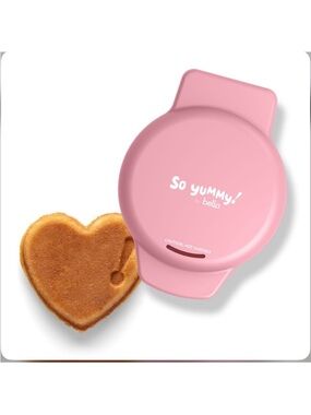 🆕- So Yummy Mini Heart Waffle Maker. NWT
